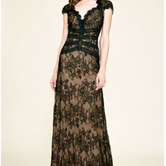 Tadashi Shoji Dresses & Skirts - NWT TADASHI SHOJI SWANSON BLACK /NUDE LACE GOWN BJR19722L DRESS sz 10